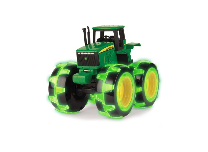 Monster Treads tractor met bliksemwielen